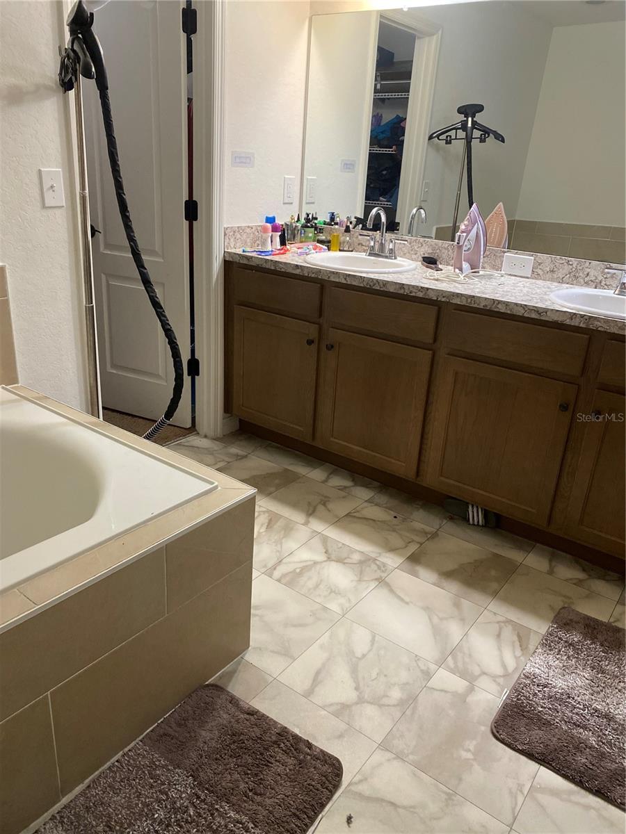 COVE/EAGLE LAKE - Residential