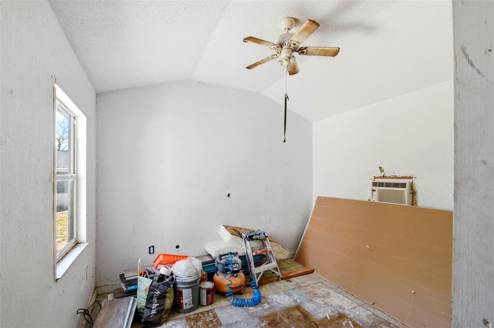 LAKE MARIE ESTATES 03 - Residential