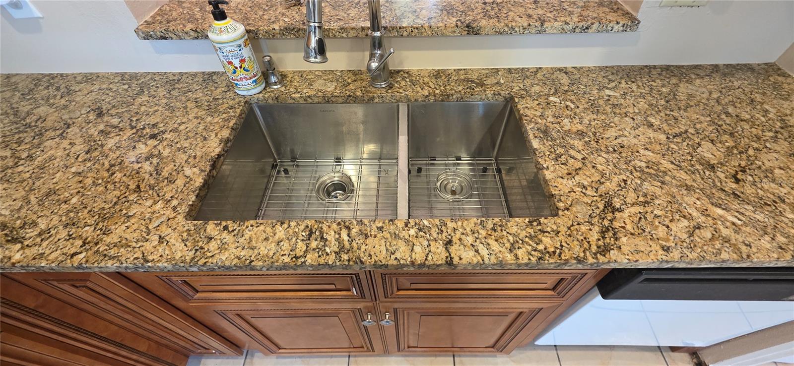 FAIRWAY GLEN AT MEADOW WOODS CONDO - Residential