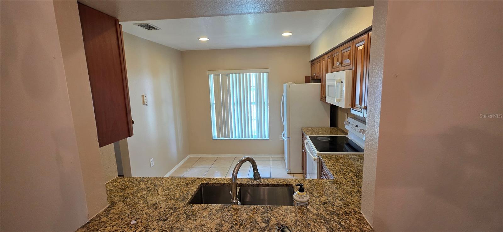 FAIRWAY GLEN AT MEADOW WOODS CONDO - Residential