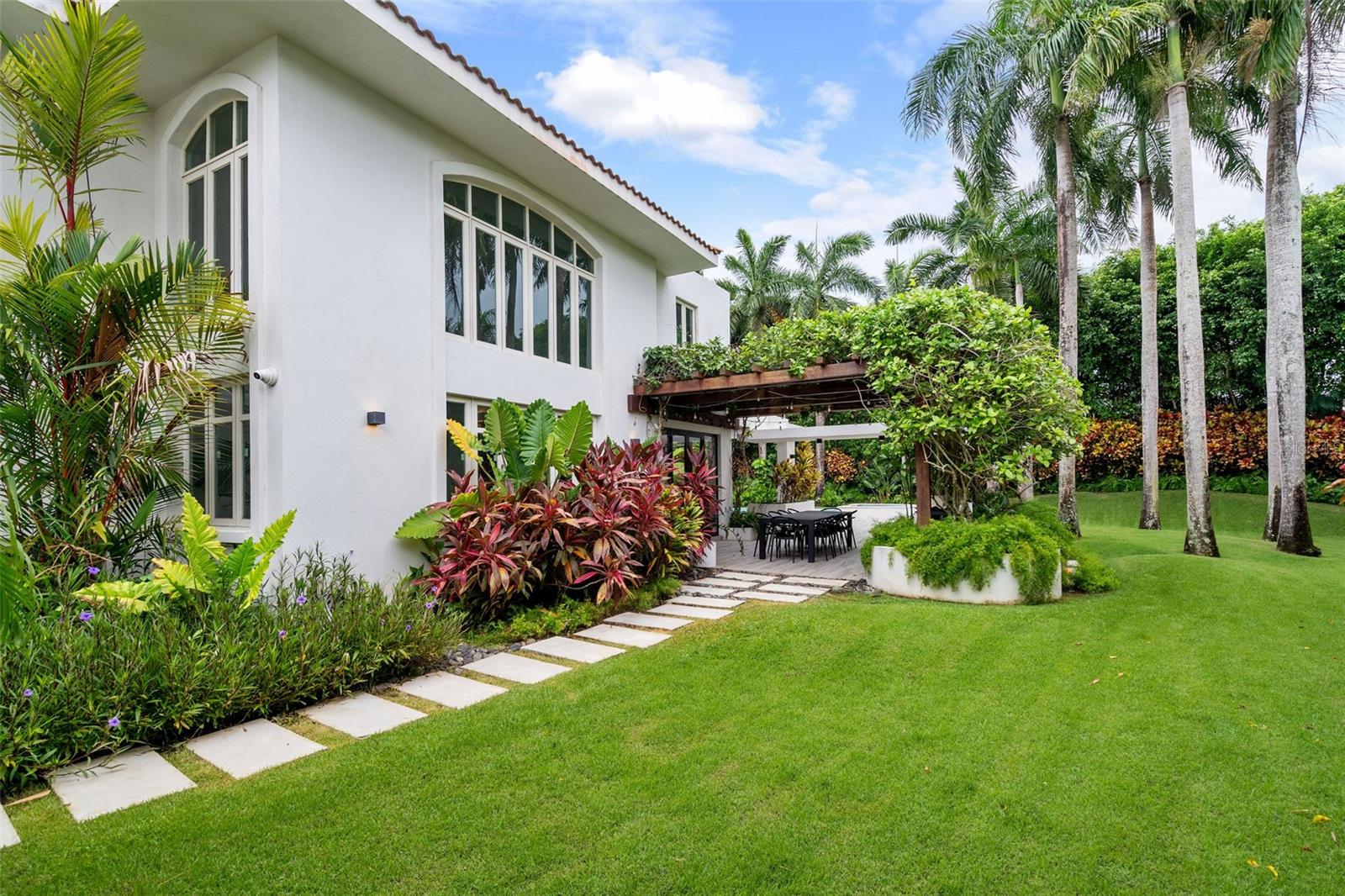 DORADO BEACH EAST - Residential