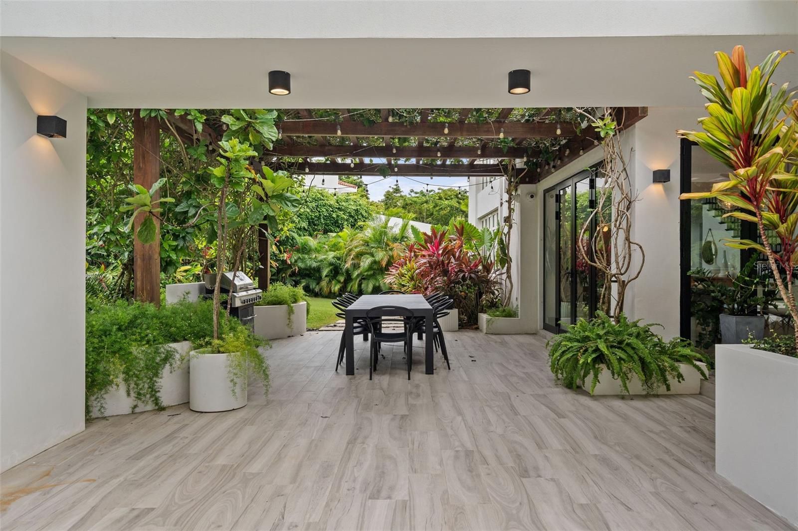 DORADO BEACH EAST - Residential