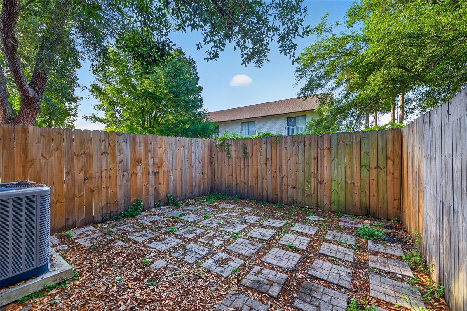 ARBOR OAKS A CONDO - Residential