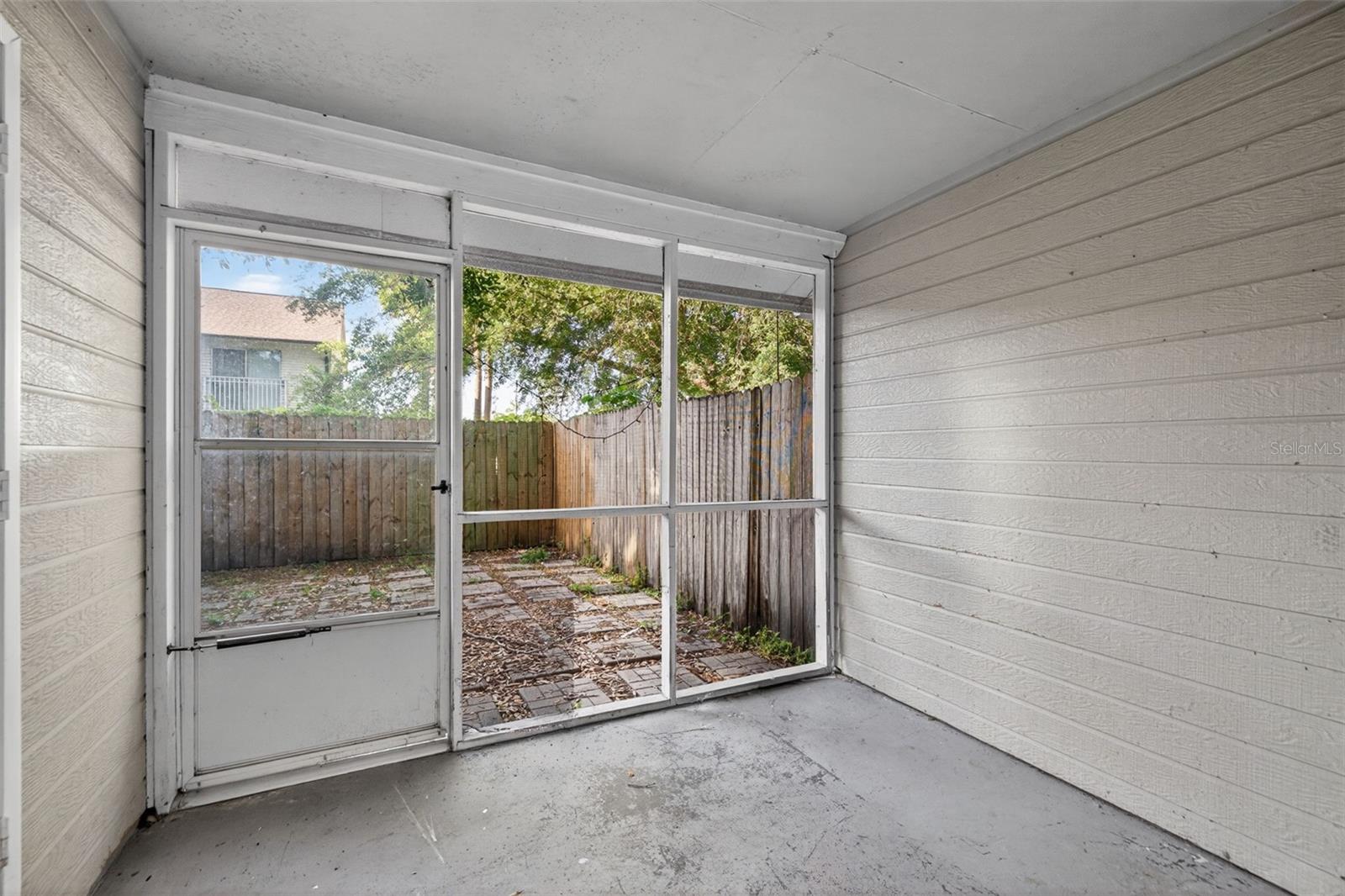 ARBOR OAKS A CONDO - Residential