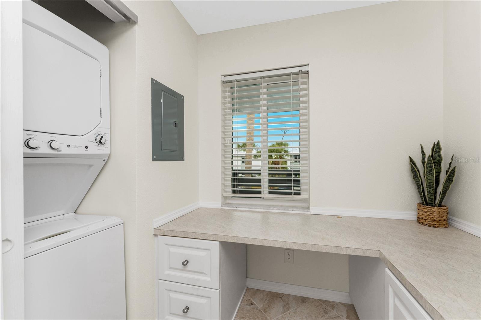 FIDDLERS GREEN PH 01 BLDG 07 - Residential