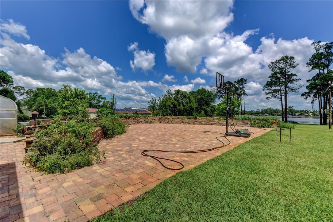 LAKE TALMADGE LAKE FRONT - Residential