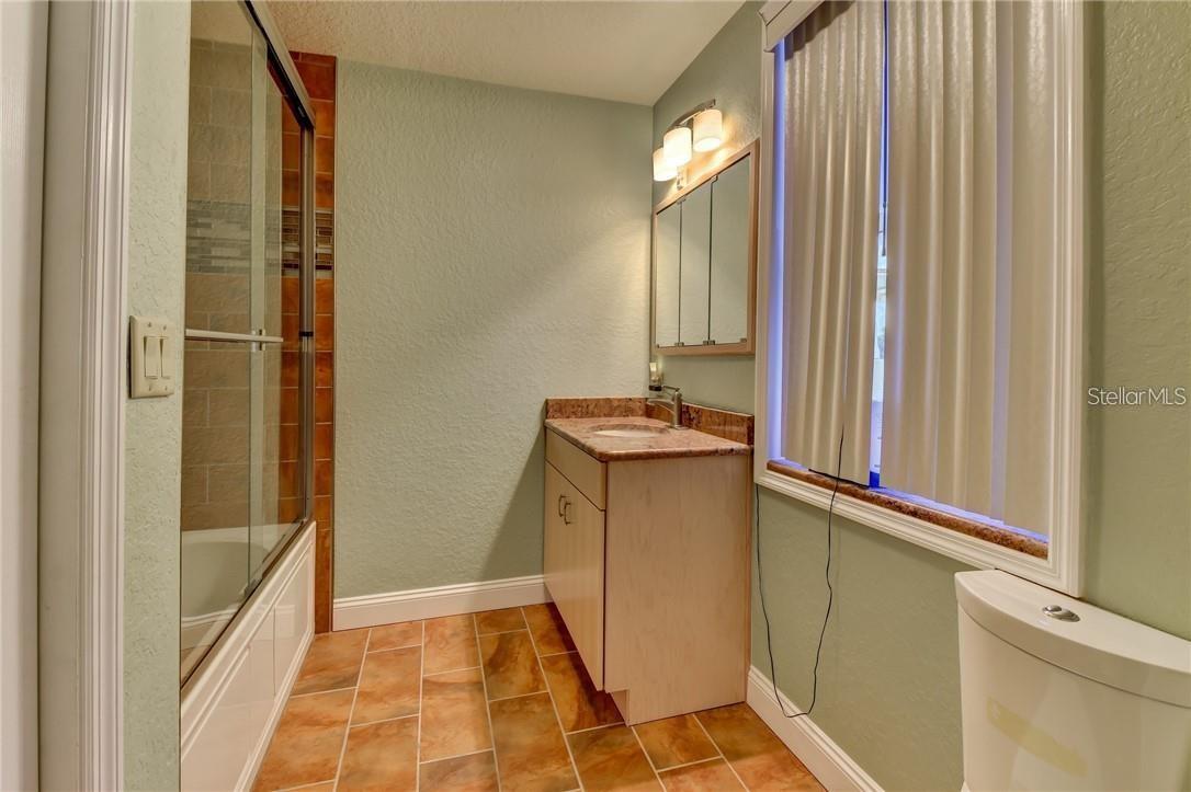 LAKE TALMADGE LAKE FRONT - Residential