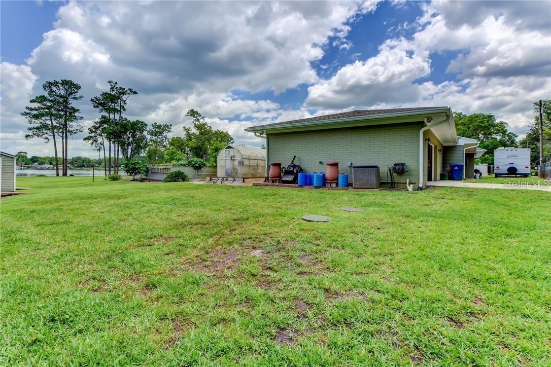 LAKE TALMADGE LAKE FRONT - Residential