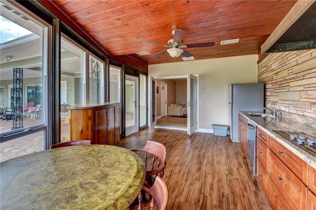 LAKE TALMADGE LAKE FRONT - Residential