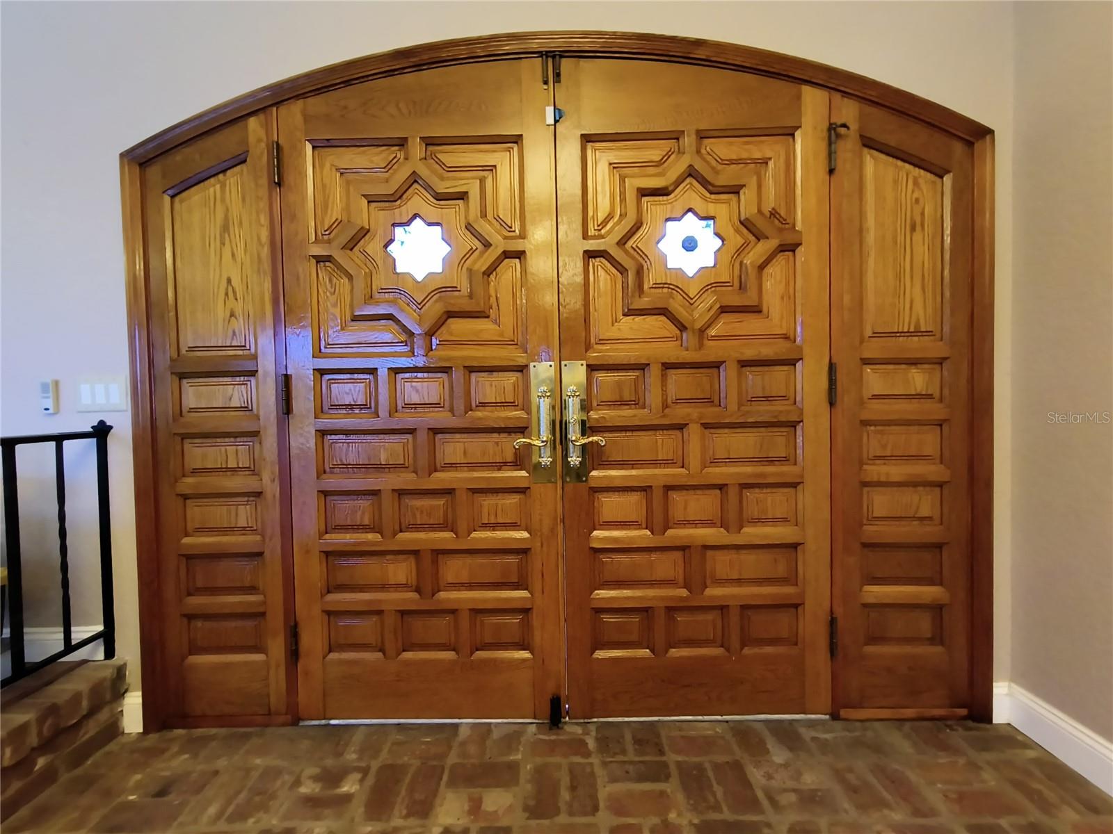 LAKE TALMADGE LAKE FRONT - Residential