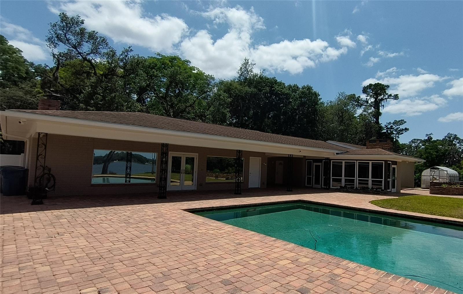 LAKE TALMADGE LAKE FRONT - Residential