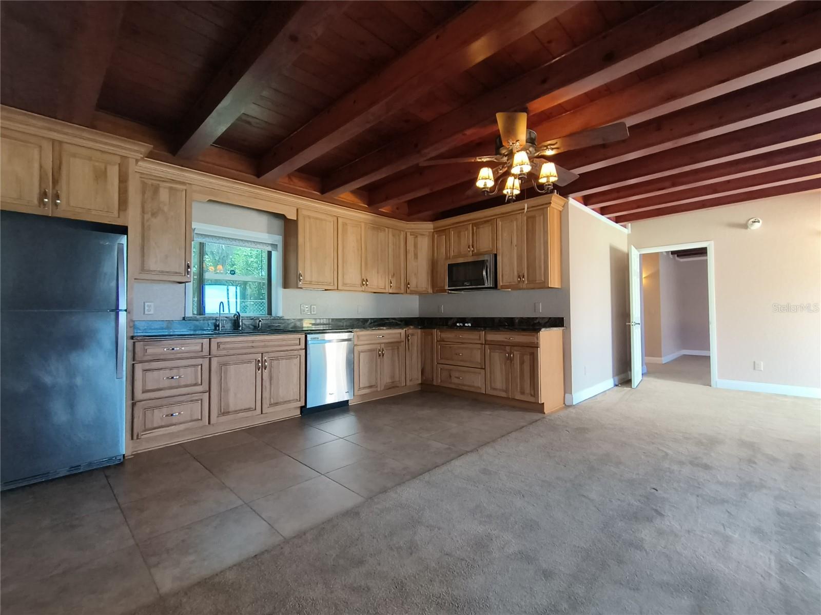 LAKE TALMADGE LAKE FRONT - Residential