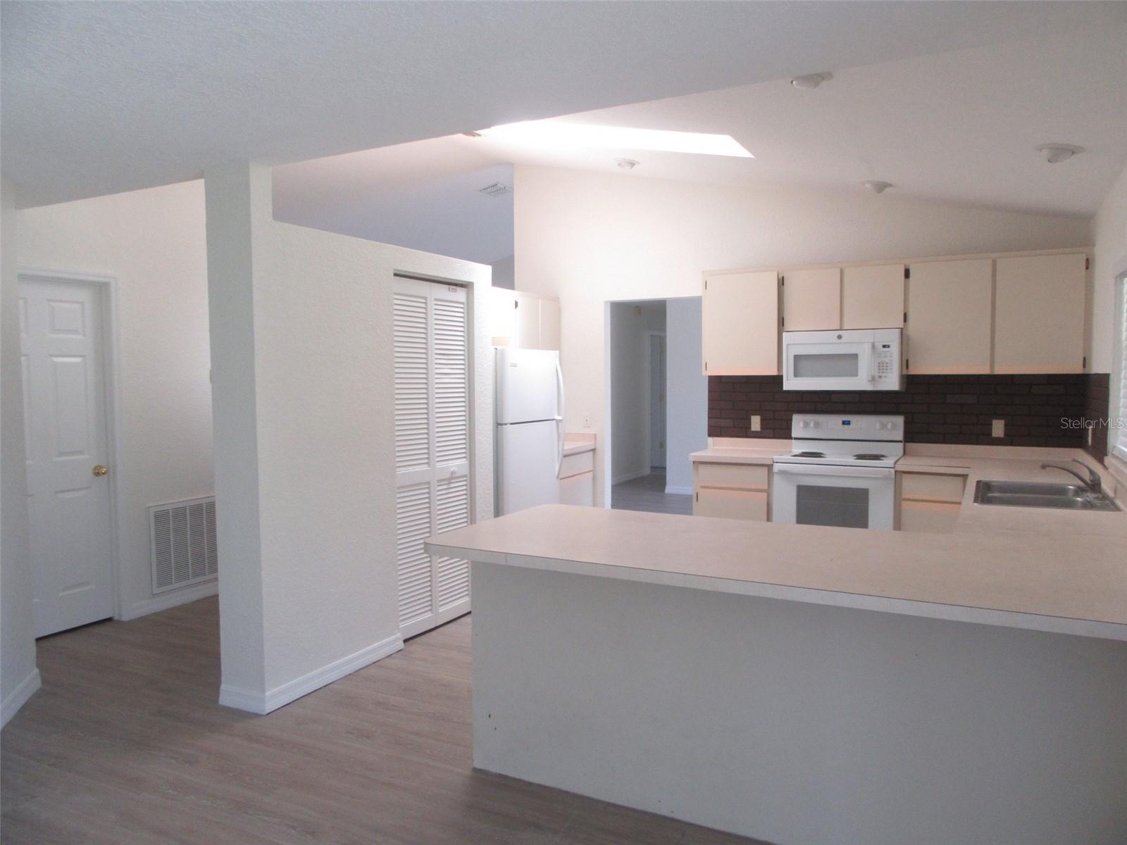 PUNTA GORDA ISLES SEC 20 - Residential Lease