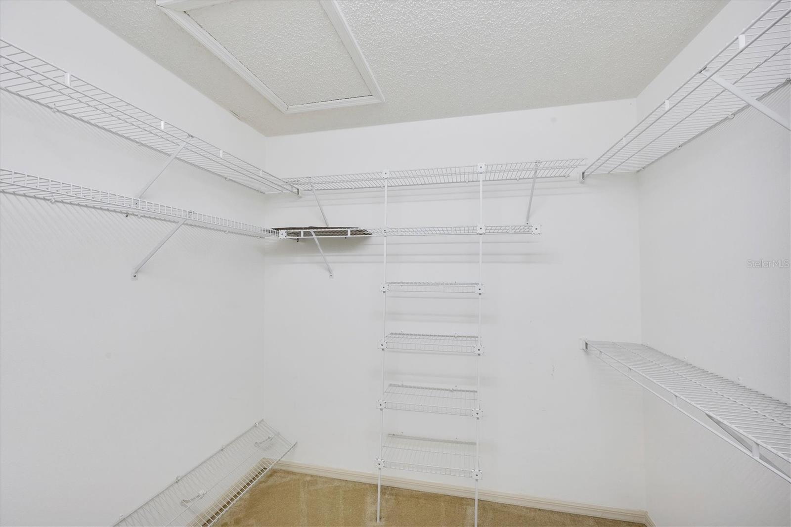 LONG COMMON - Residential