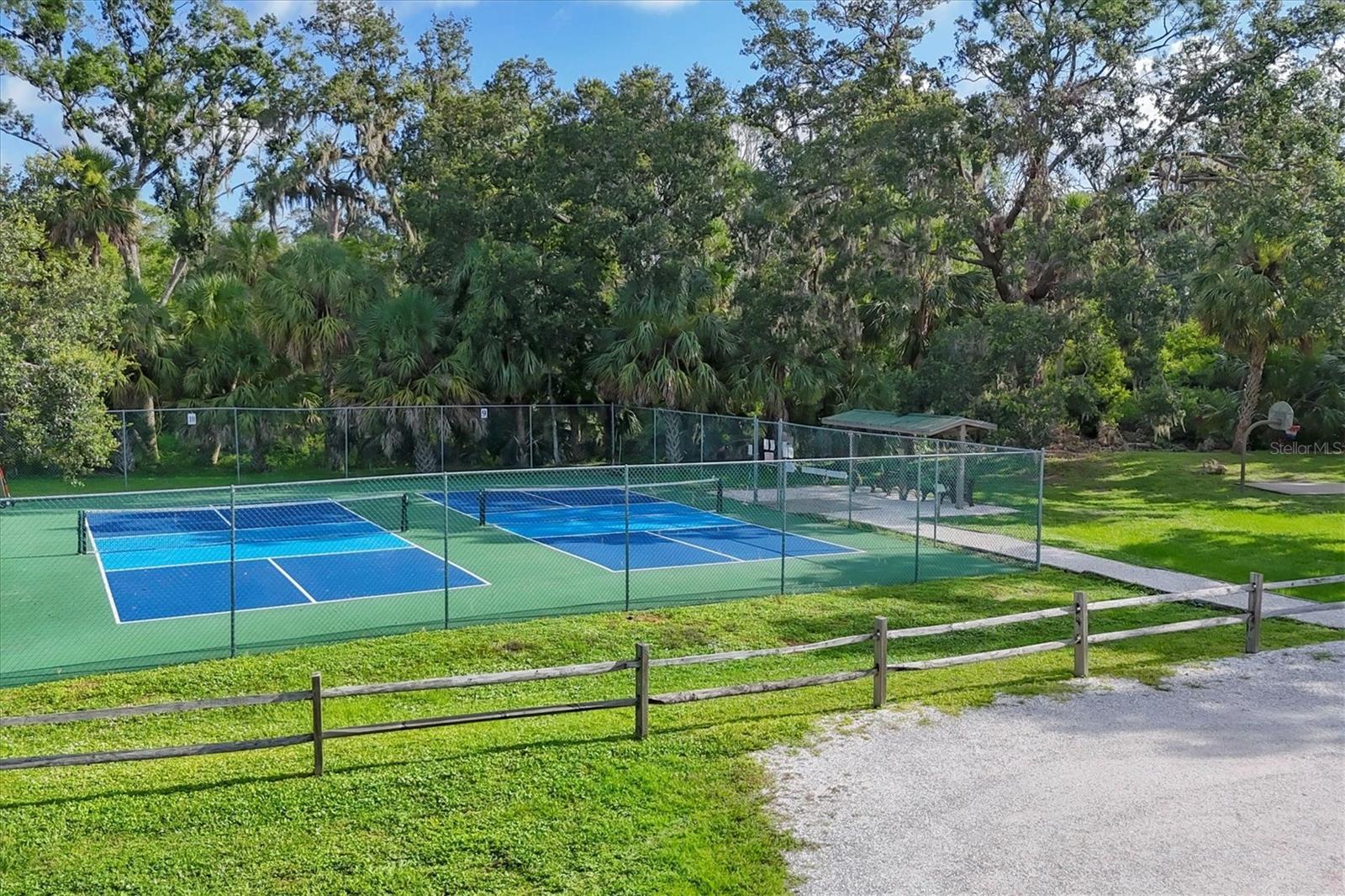 LONG COMMON - Residential