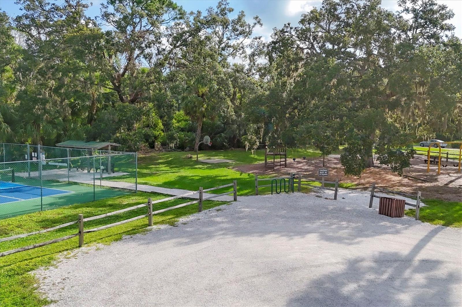 LONG COMMON - Residential