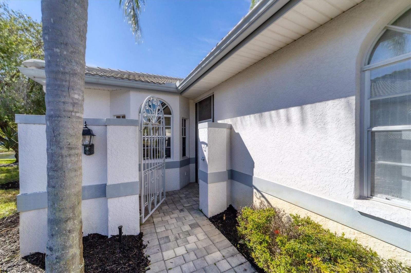 LONG COMMON - Residential