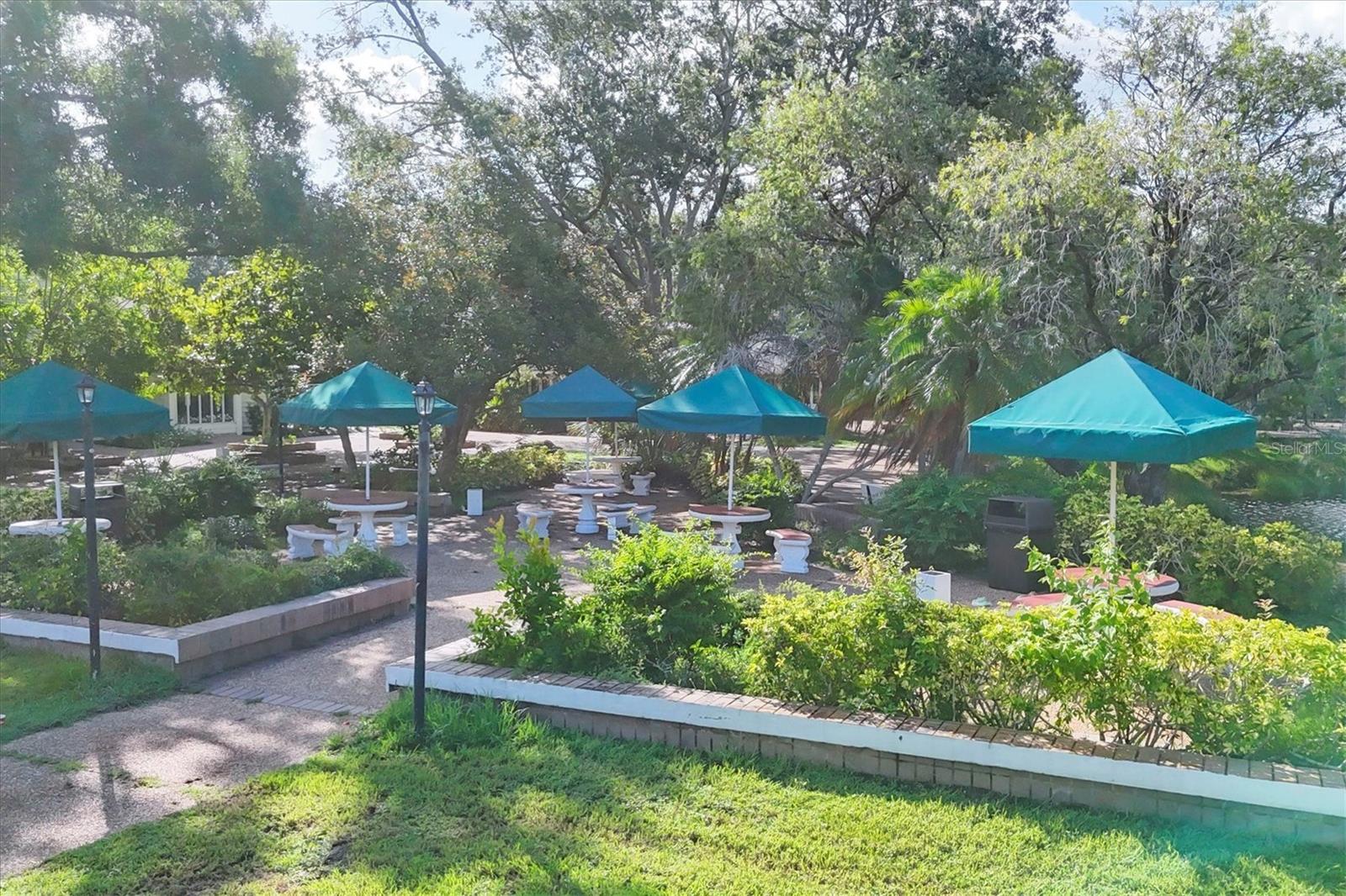 LONG COMMON - Residential