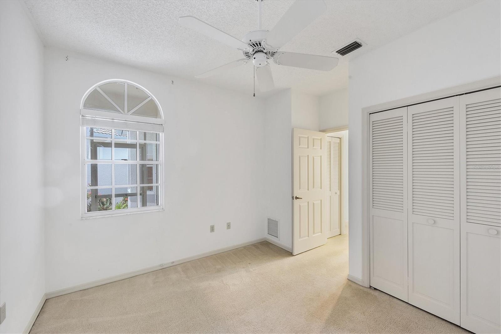 LONG COMMON - Residential