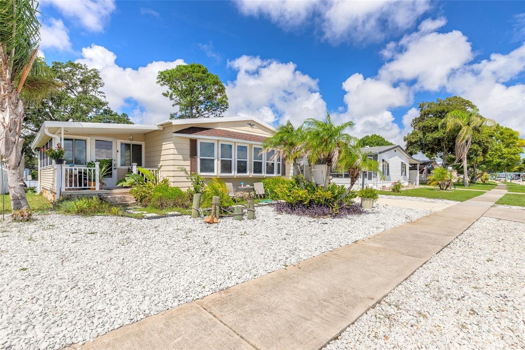 Photo of 733 Indian Hill Drive, Port Orange, FL 32129 (MLS # NS1089476)