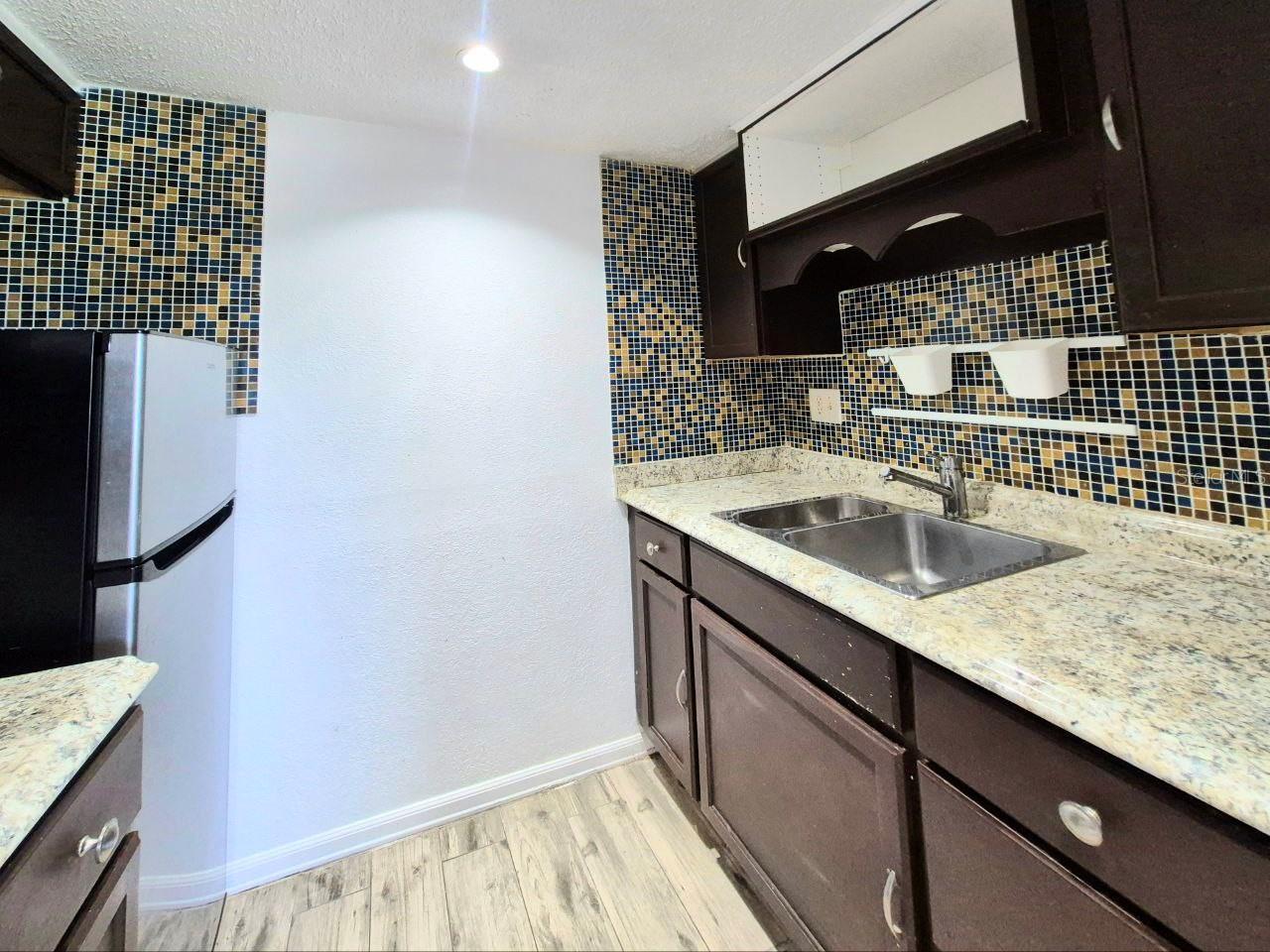 WATERSIDE CONDO II - Residential Lease