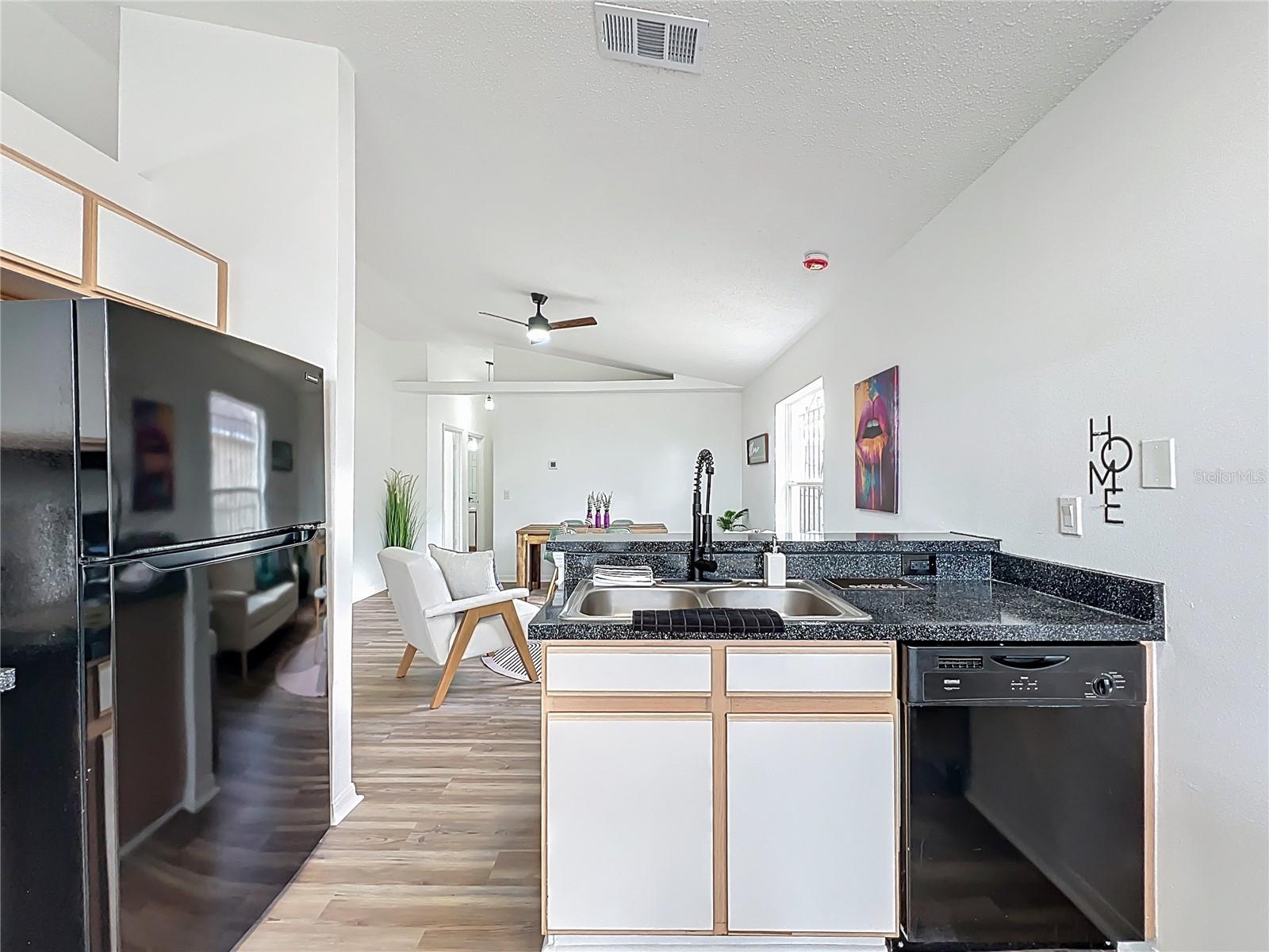 SILVER PINES POINTE PH 02 45/139 - Residential