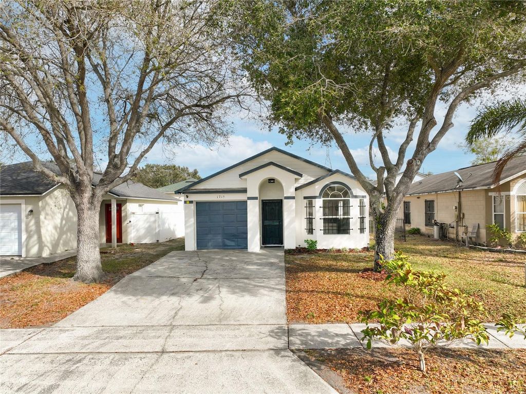 Photo of 1715 Pointe Ridge Court, Orlando, FL 32808 (MLS # O6374180)