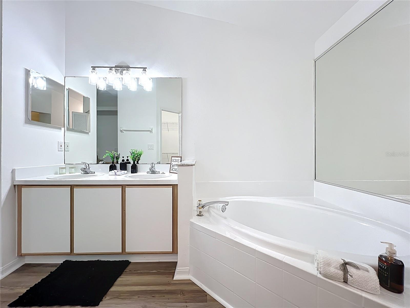 SILVER PINES POINTE PH 02 45/139 - Residential