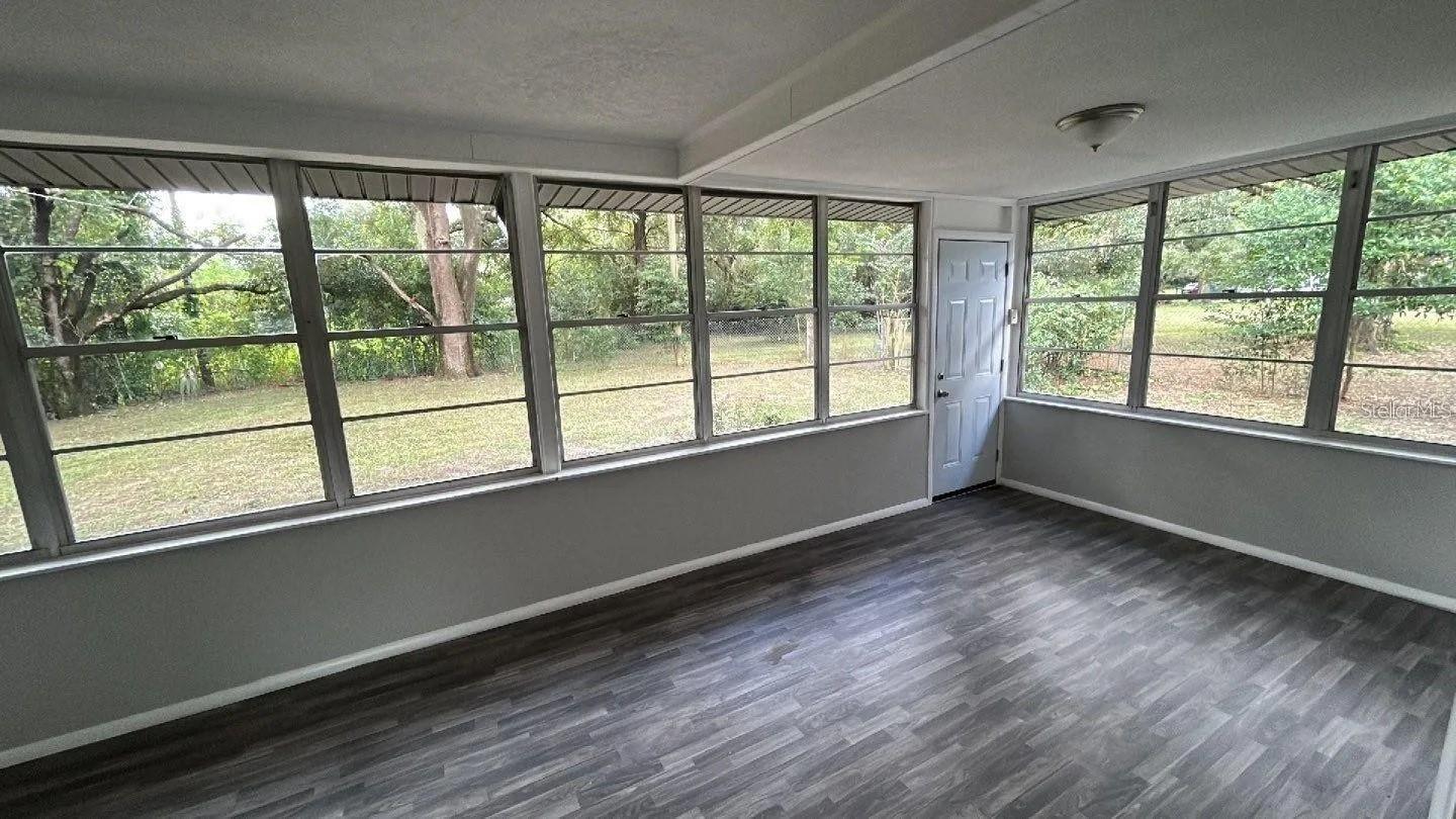 RAINBOW S END ESTATE - Residential