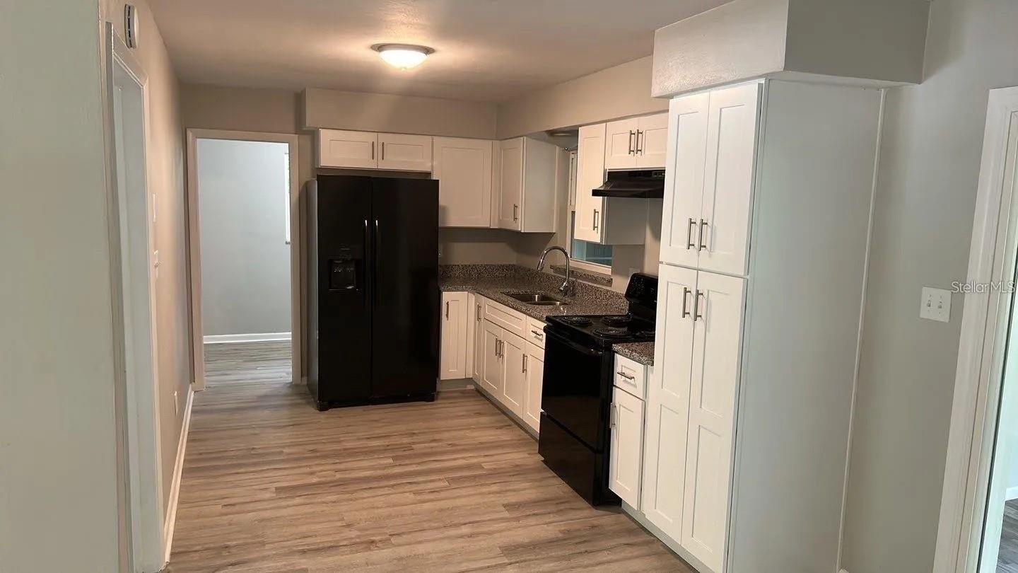 RAINBOW S END ESTATE - Residential