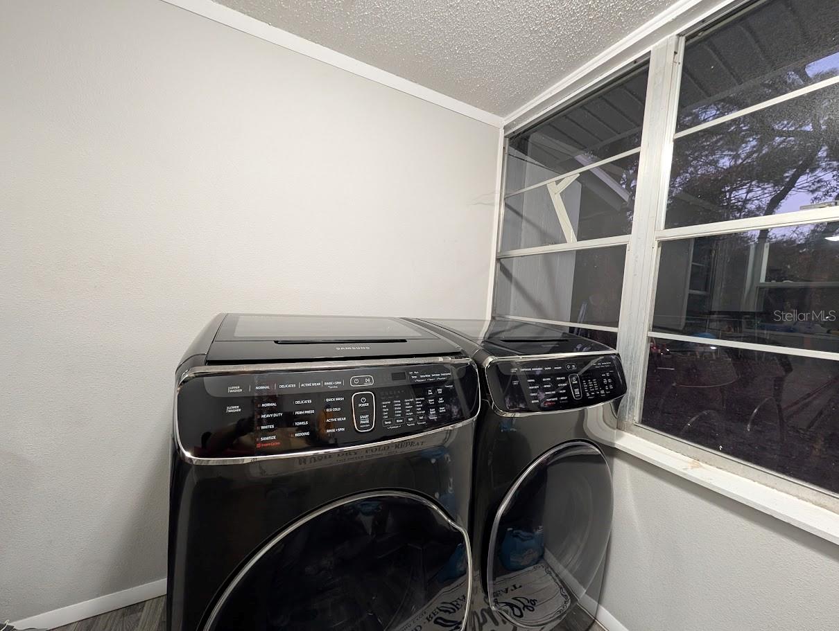 RAINBOW S END ESTATE - Residential