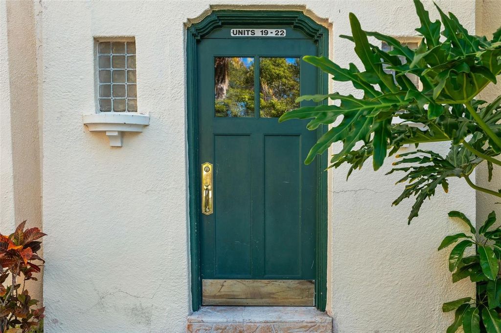 Photo of 210 N 17th Street W #21, Bradenton, FL 34205 (MLS # A4681963)