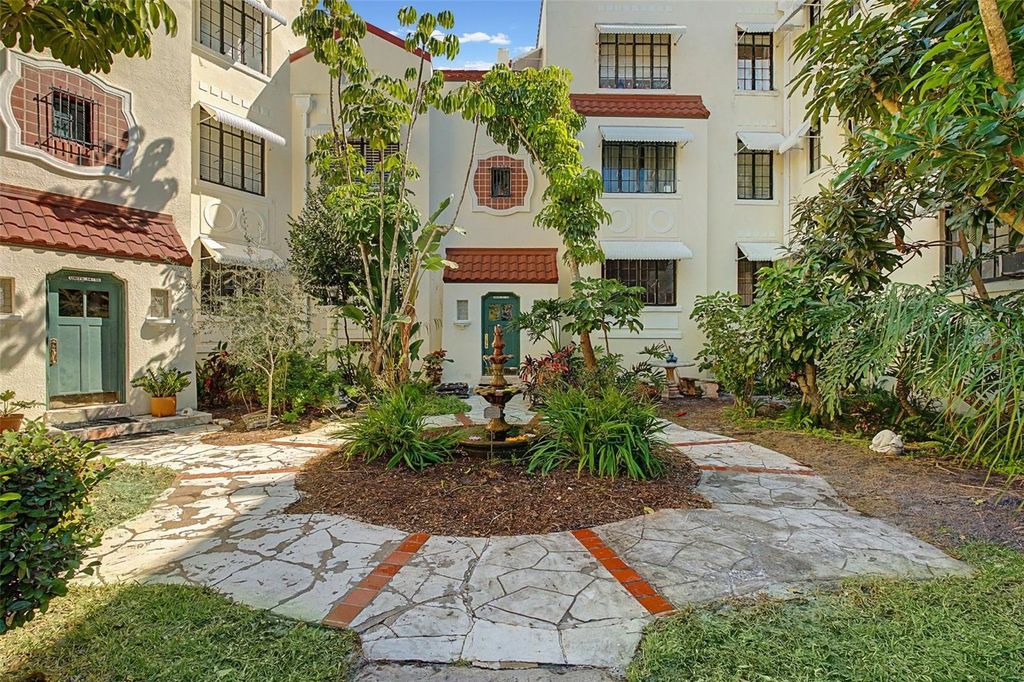 Photo of 210 N 17th Street W #21, Bradenton, FL 34205 (MLS # A4681963)