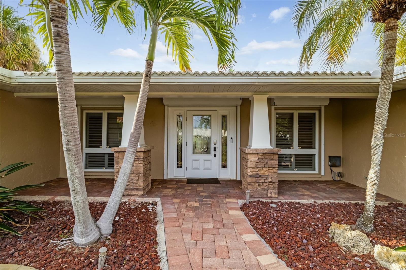 565 COMMONWEALTH PLACE