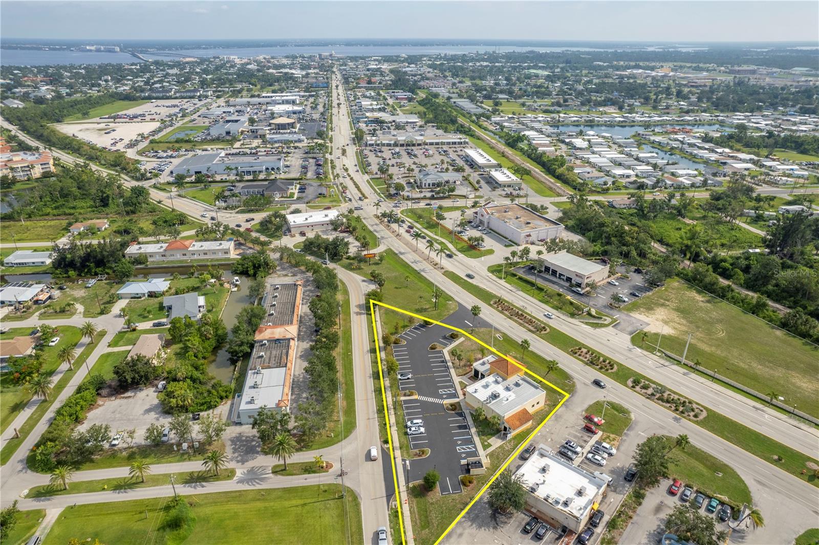 2515 TAMIAMI TRAIL