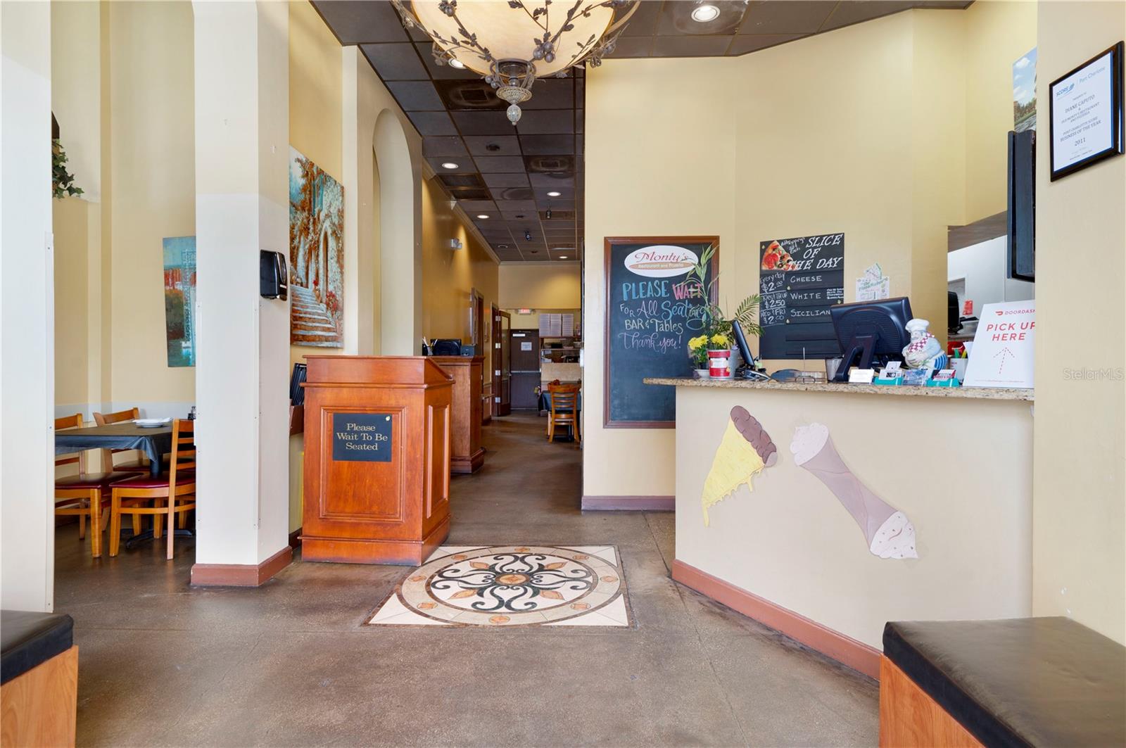 2515 TAMIAMI TRAIL