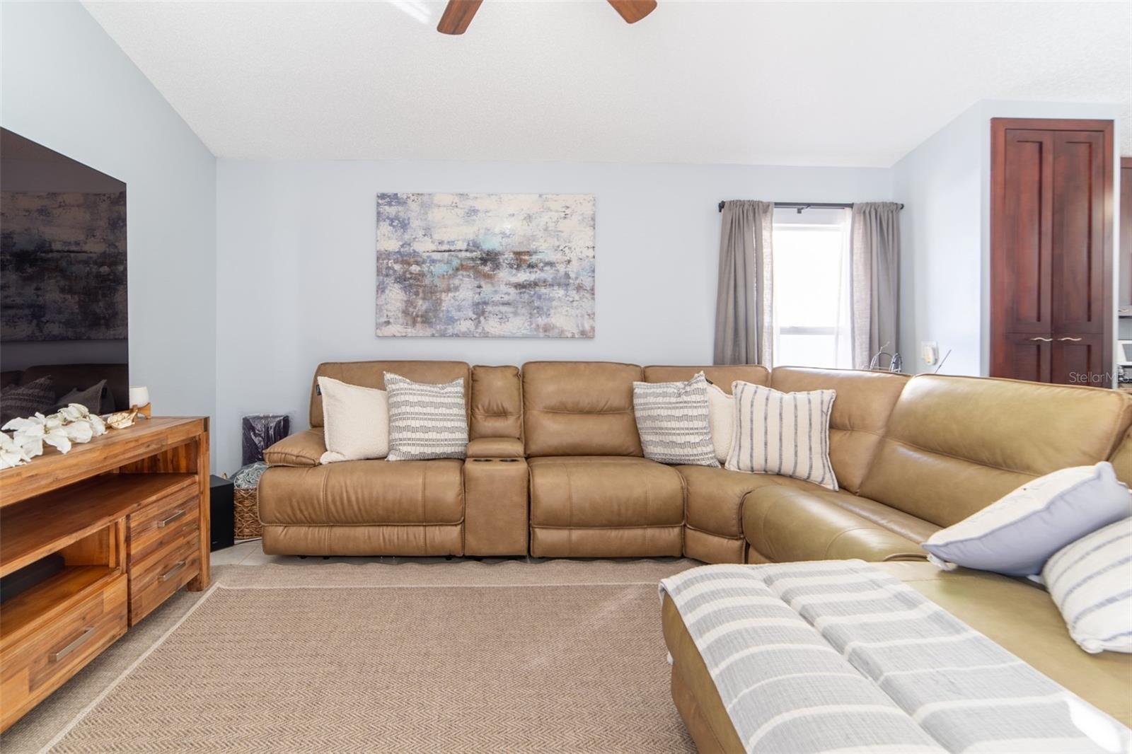 WOODFIELD OAKS - Residential