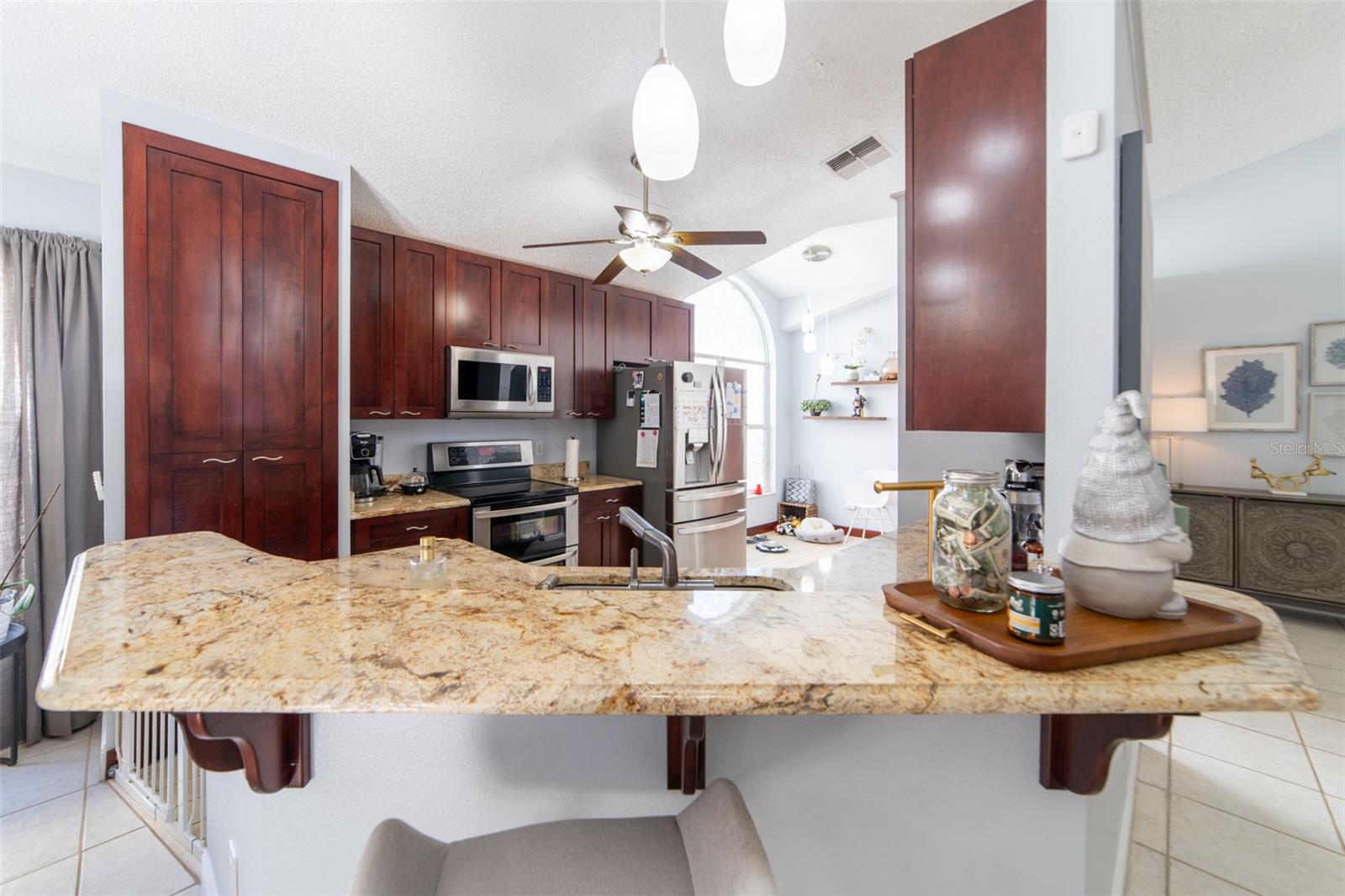 WOODFIELD OAKS - Residential