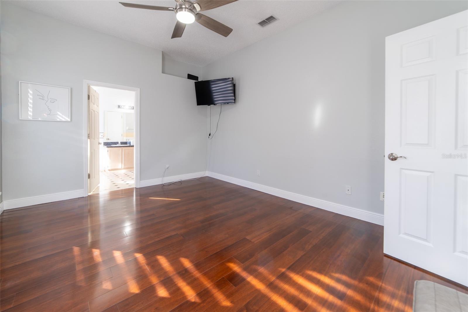 WOODFIELD OAKS - Residential