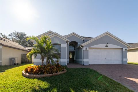 Photo of 1352 Woodfield Oaks Drive, Apopka, FL 32703 (MLS # O6393132)