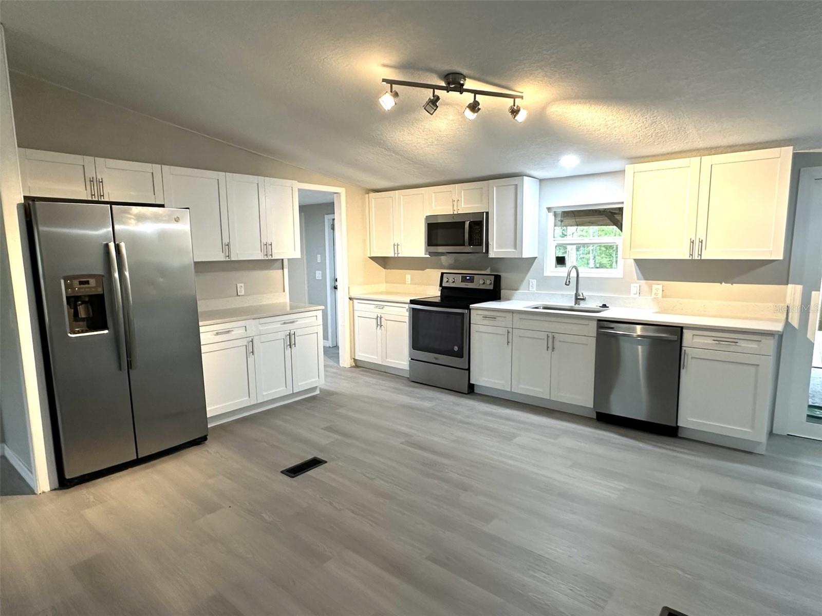 ANGUS VALLEY - Residential