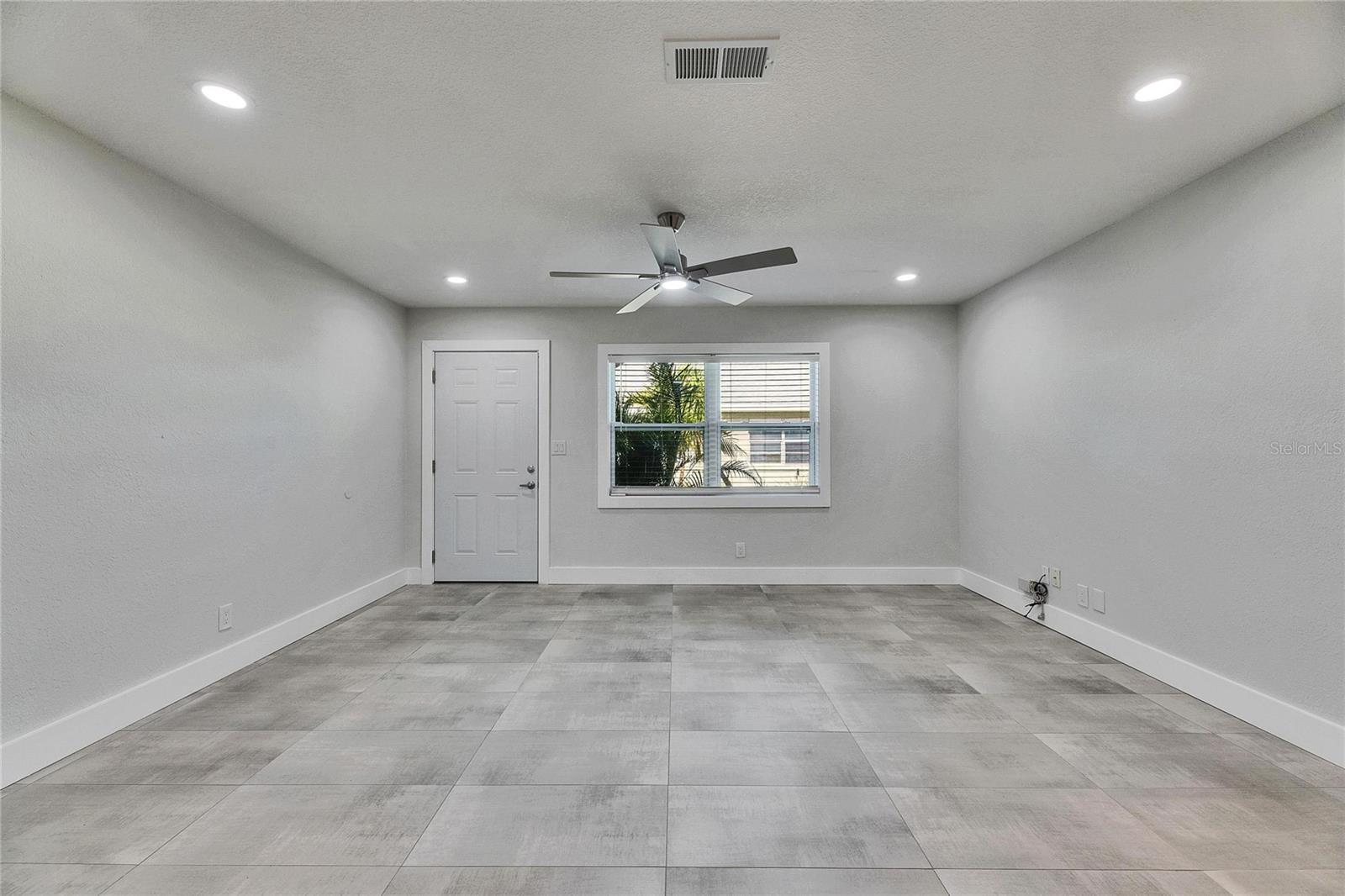 APOLLO BEACH CONDO - Residential Lease