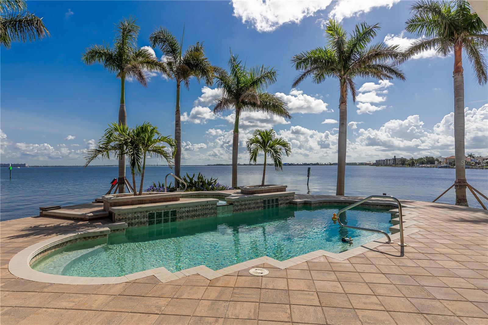 PUNTA GORDA ISLES SEC 04 - Residential