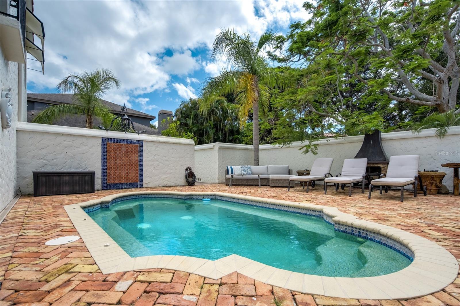 BELLEAIR ESTS - Residential