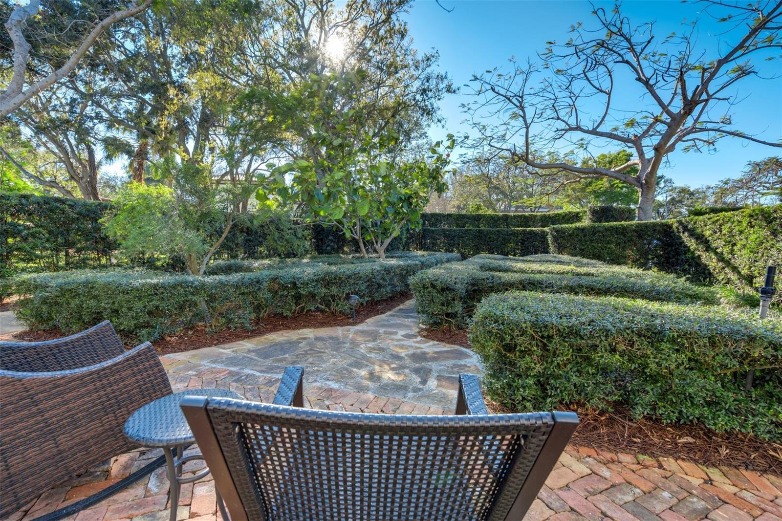 BELLEAIR ESTS - Residential