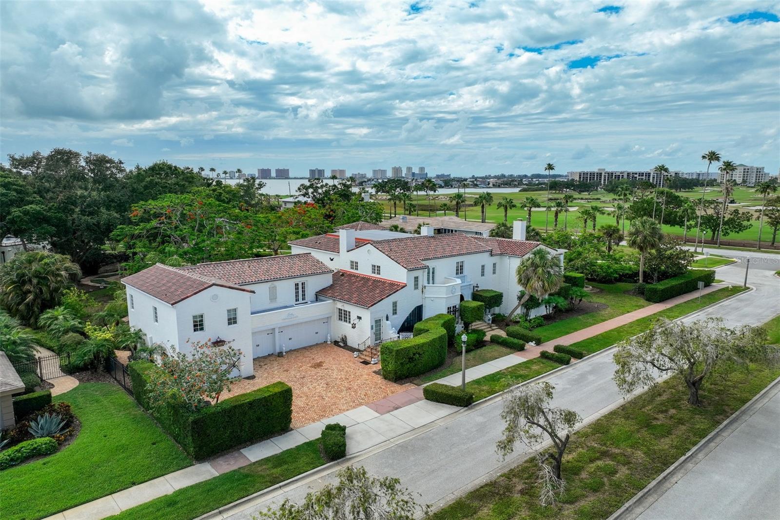 BELLEAIR ESTS - Residential