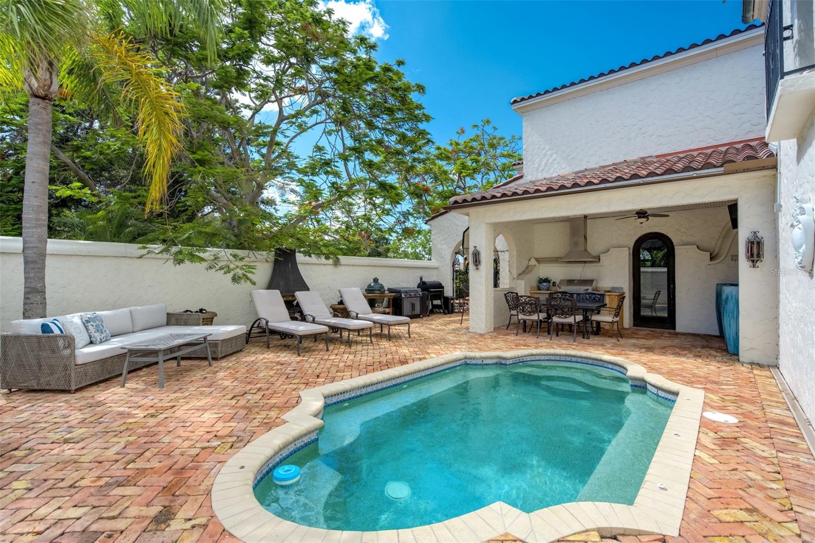 BELLEAIR ESTS - Residential
