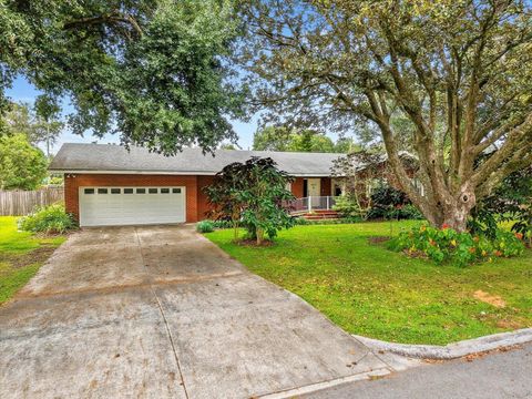 Photo of 1604 Caldwell Street, Lakeland, FL 33803 (MLS # TB8435930)