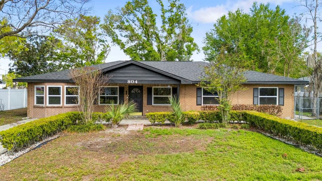 Photo of 804 Cason Street, Plant City, FL 33563 (MLS # TB8486815)