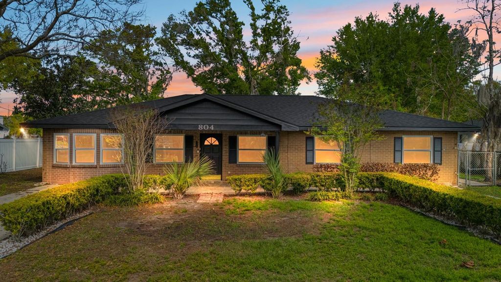 Photo of 804 Cason Street, Plant City, FL 33563 (MLS # TB8486815)